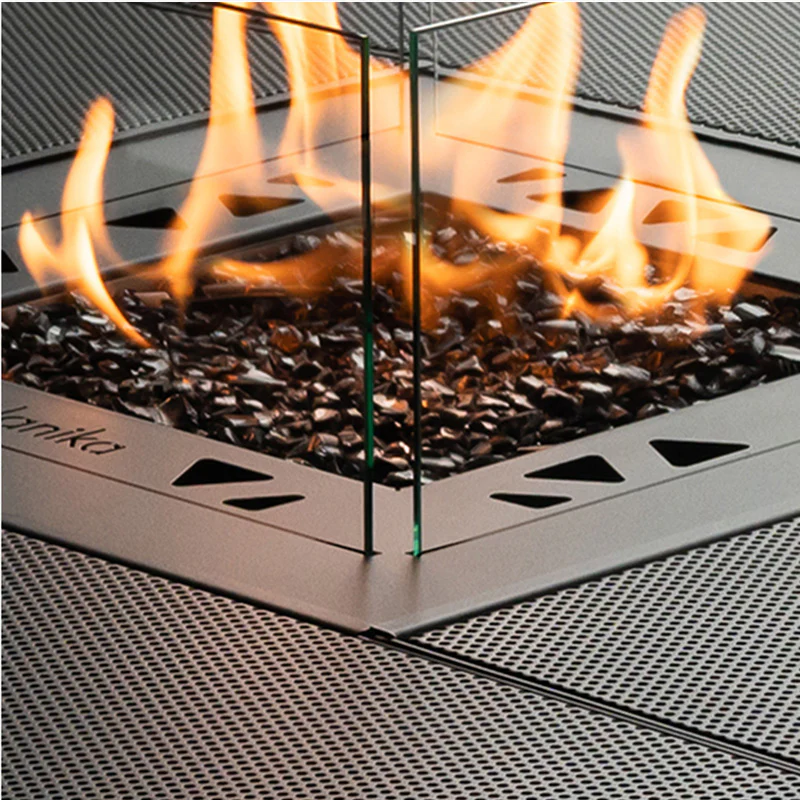 Fireplace shielded with Glass